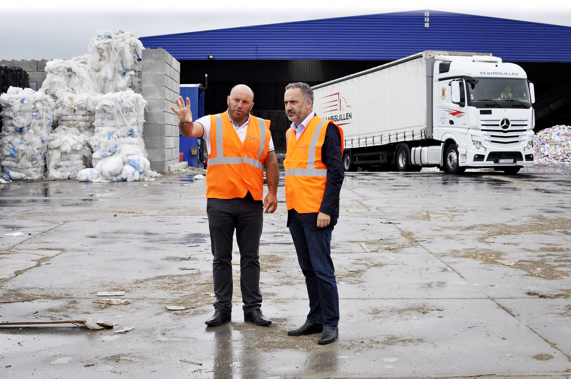 David Simmonet en visite dans une usine de traitement des déchets (Rémi Noyon/Escapademos).